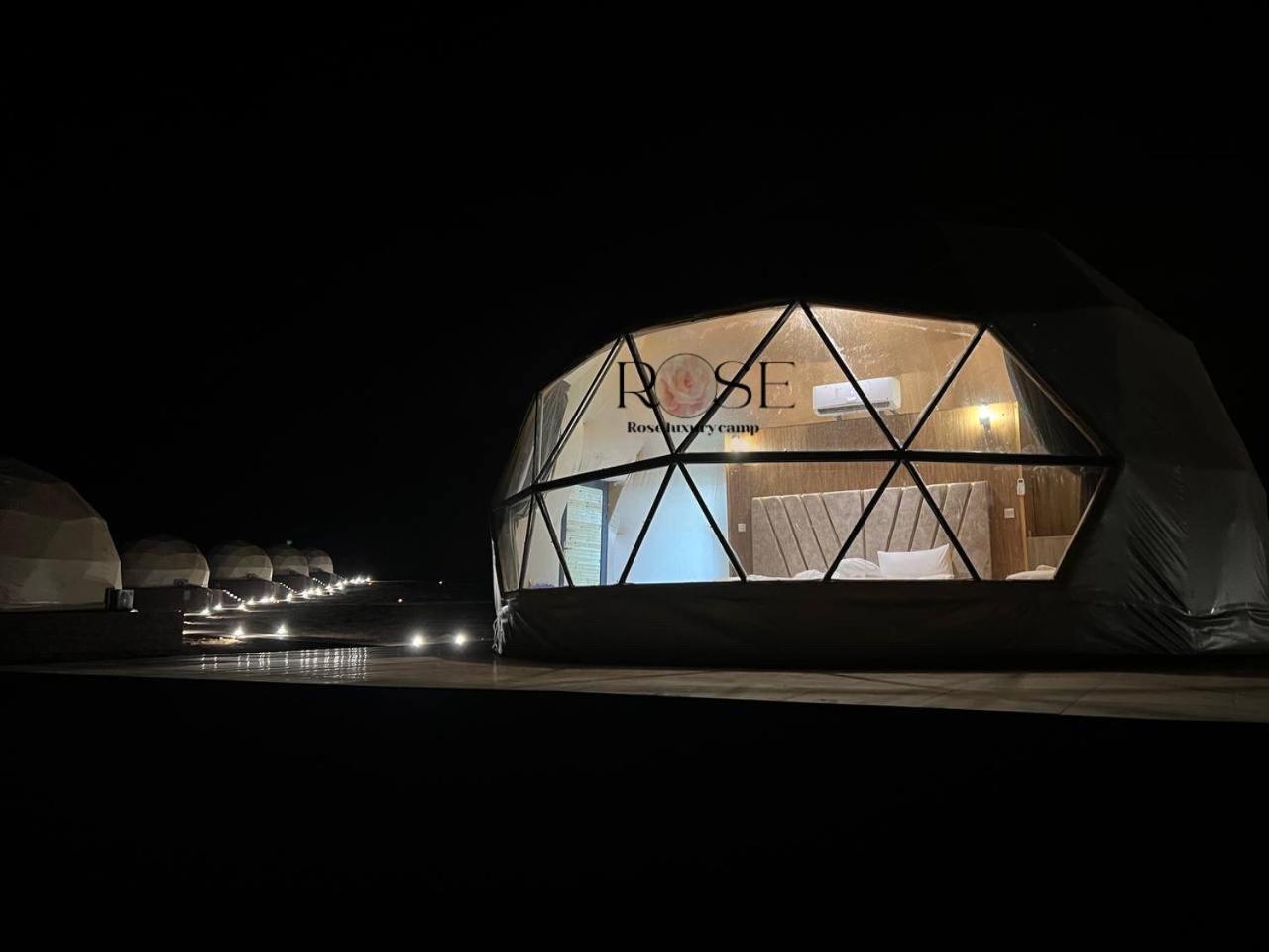 Wadi Rum Rose Luxury Camp Bagian luar foto
