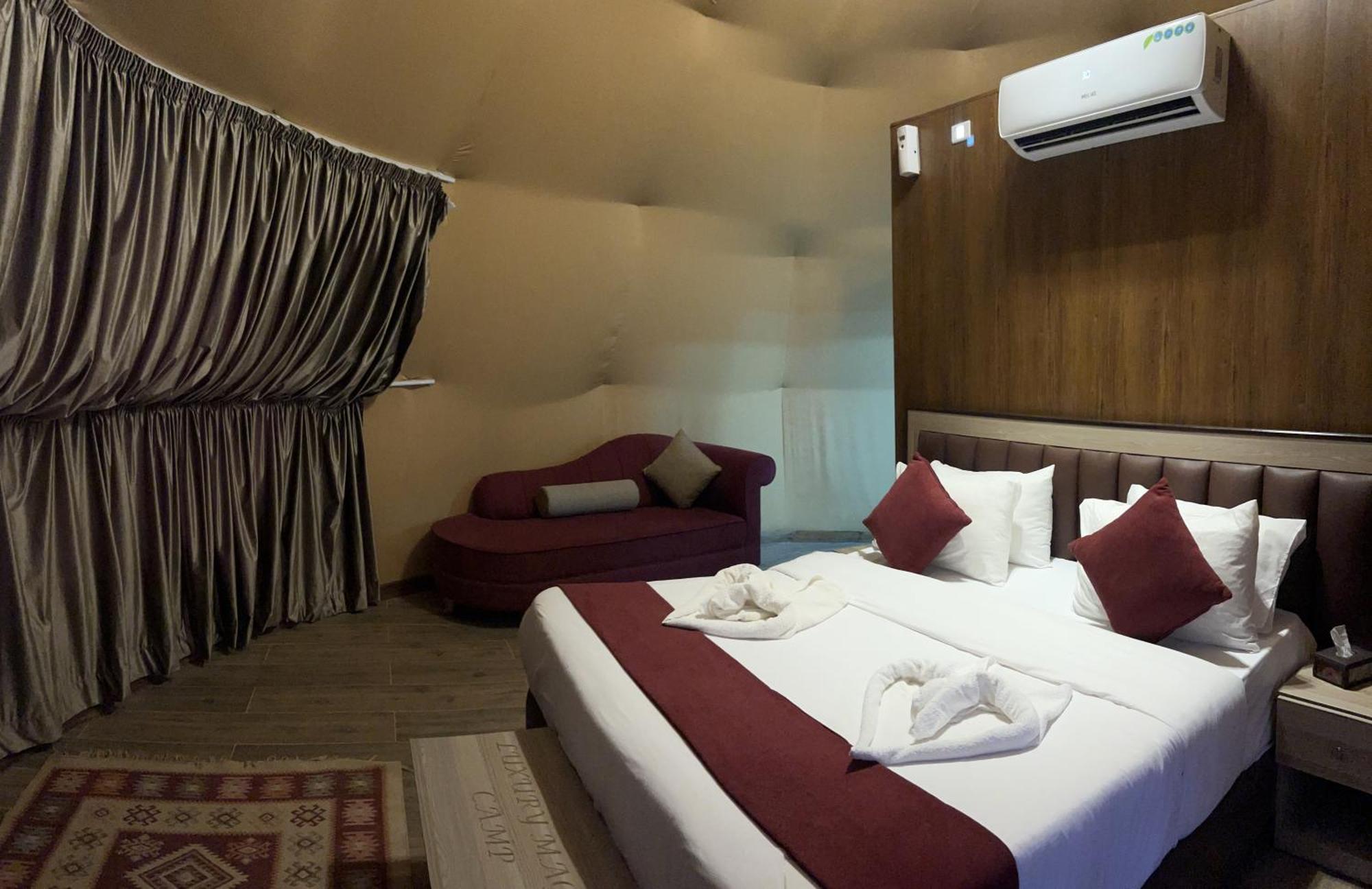 Wadi Rum Rose Luxury Camp Bagian luar foto