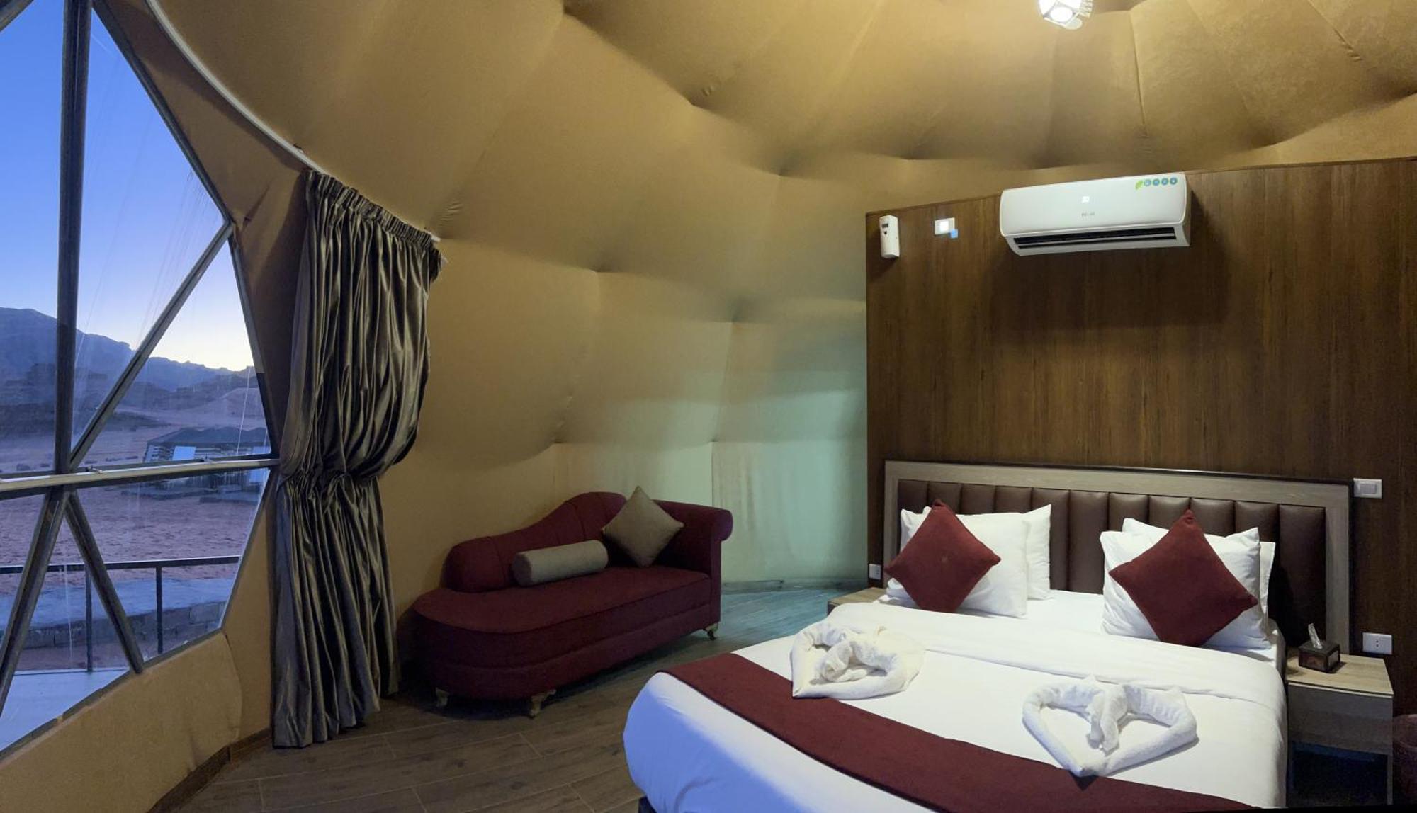 Wadi Rum Rose Luxury Camp Bagian luar foto