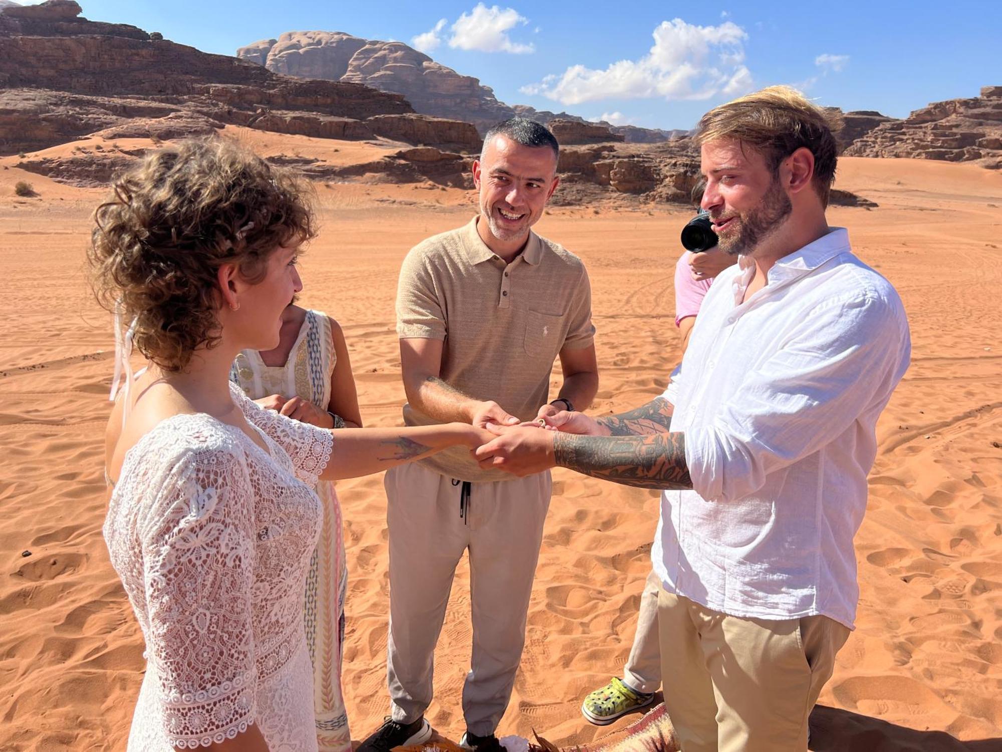 Wadi Rum Rose Luxury Camp Bagian luar foto