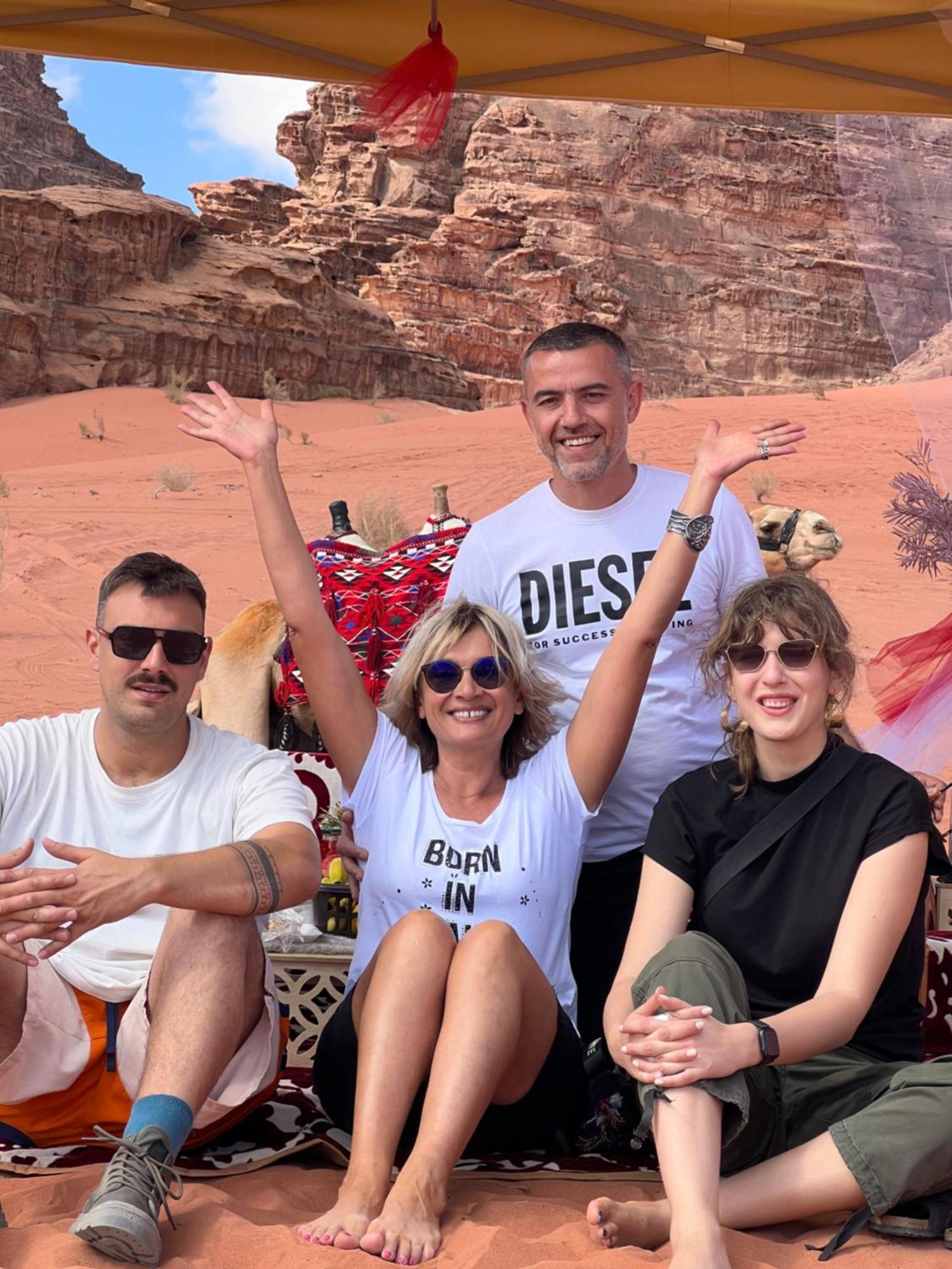 Wadi Rum Rose Luxury Camp Bagian luar foto