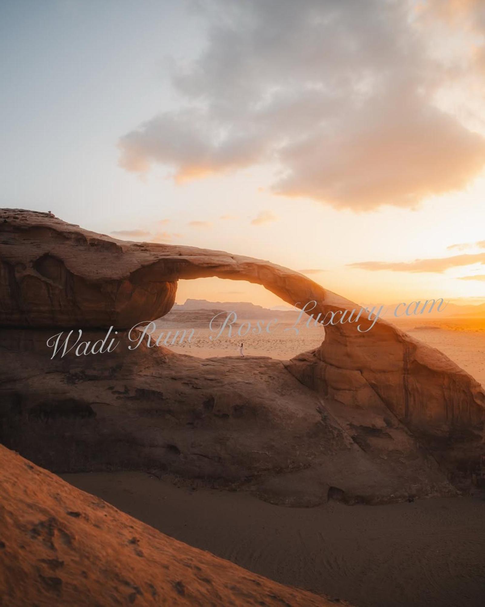 Wadi Rum Rose Luxury Camp Bagian luar foto